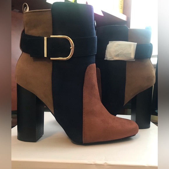 NWT JusaFab Joplin bootie. Size 9W - Picture 6 of 9